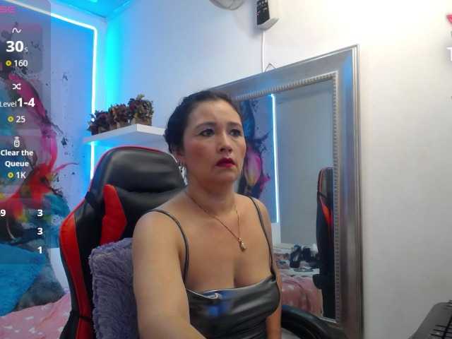 noelia-milf19 live cam on BongaCams