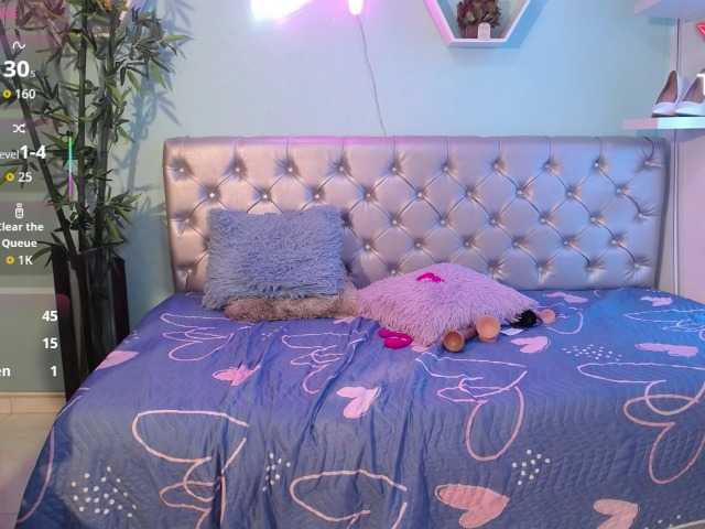 noelia-milf19 live cam on BongaCams