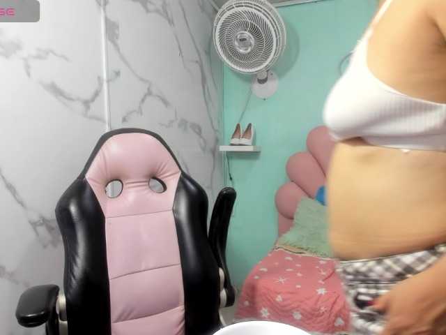 noelia-milf19 — live female cam