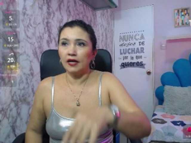 noelia-milf19 live cam on BongaCams