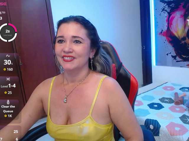 noelia-milf19 live cam on BongaCams
