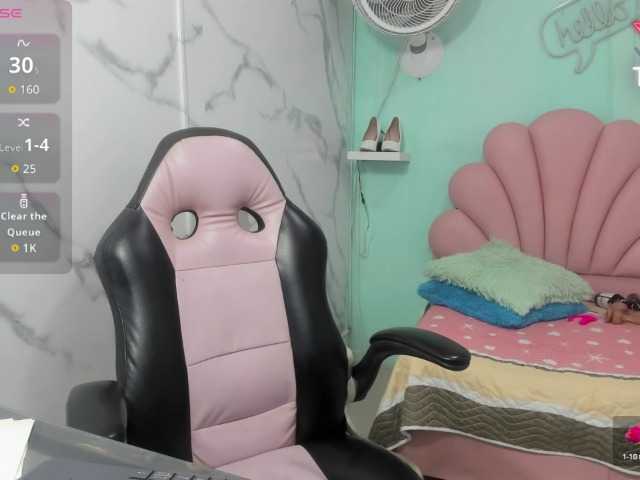 noelia-milf19 live cam on BongaCams