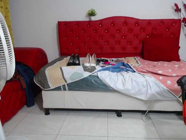 noelia-milf19 live cam on BongaCams