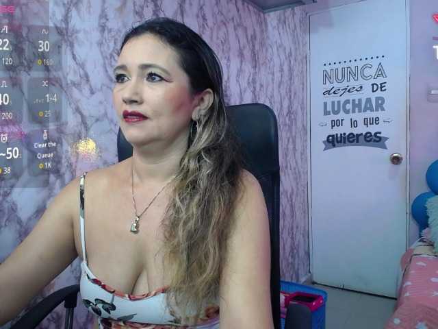 noelia-milf19 live cam on BongaCams