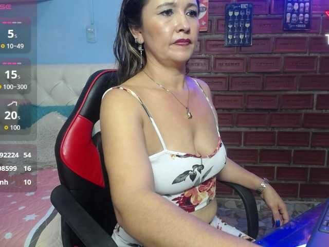 noelia-milf19 live cam on BongaCams