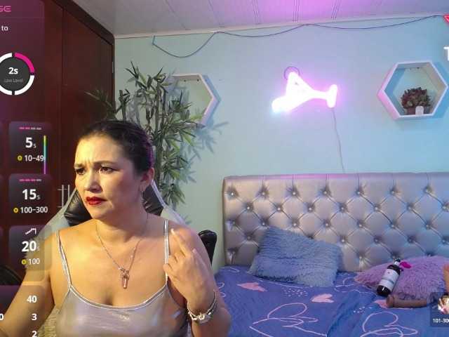 noelia-milf19 live cam on BongaCams