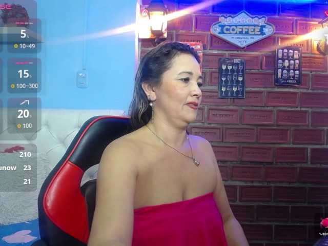 noelia-milf19 live cam on BongaCams