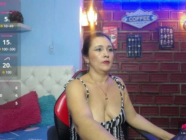 noelia-milf19 live cam on BongaCams