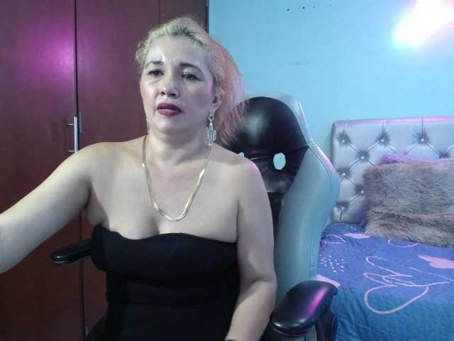 noelia-milf19 live cam on BongaCams