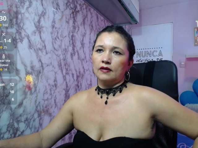 noelia-milf19 live cam on BongaCams
