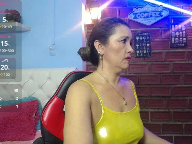 noelia-milf19 live cam on BongaCams