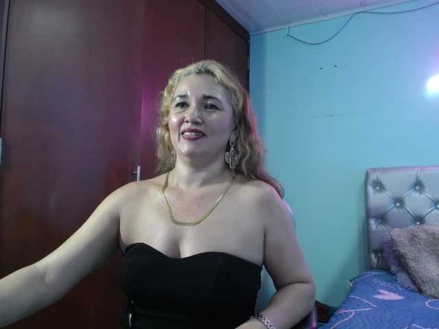 noelia-milf19 live cam on BongaCams