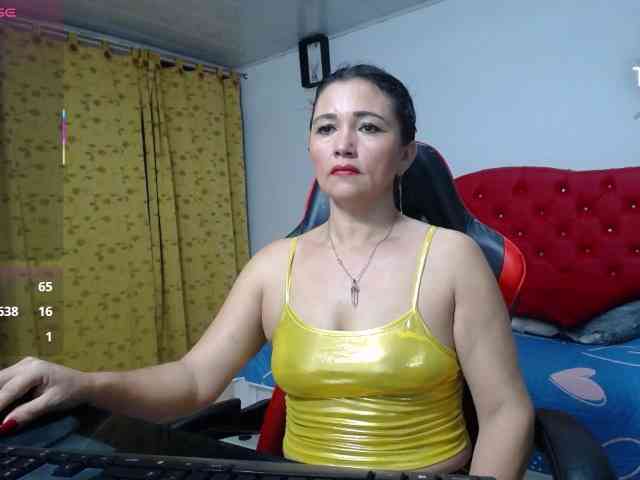 noelia-milf19 webcam