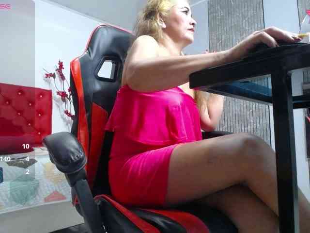 noelia-milf19 webcam