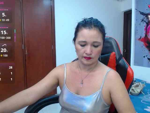 noelia-milf19 webcam