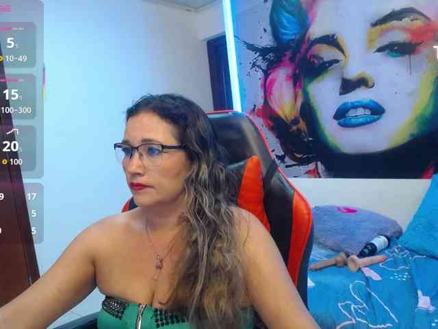 noelia-milf19 webcam