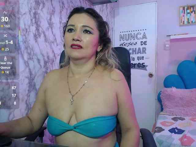 noelia-milf19 webcam