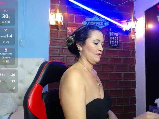 noelia-milf19 webcam