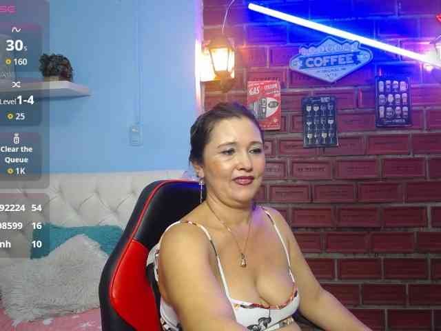 noelia-milf19 webcam