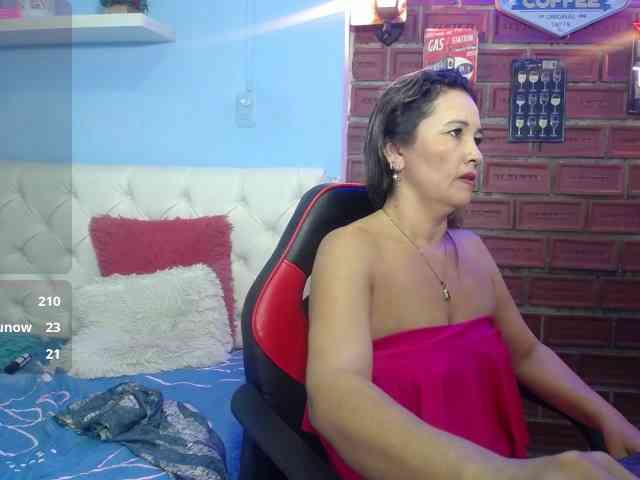 noelia-milf19 webcam