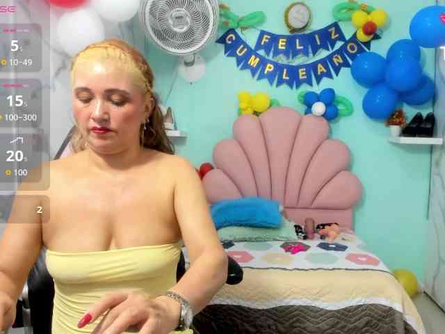noelia-milf19 webcam