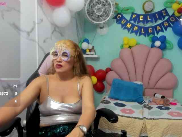 noelia-milf19 webcam