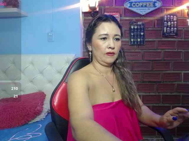 noelia-milf19 webcam