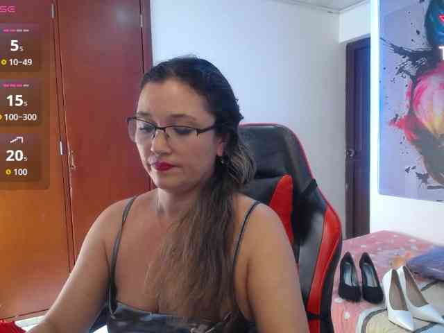 noelia-milf19 webcam