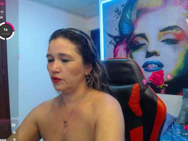 noelia-milf19 webcam