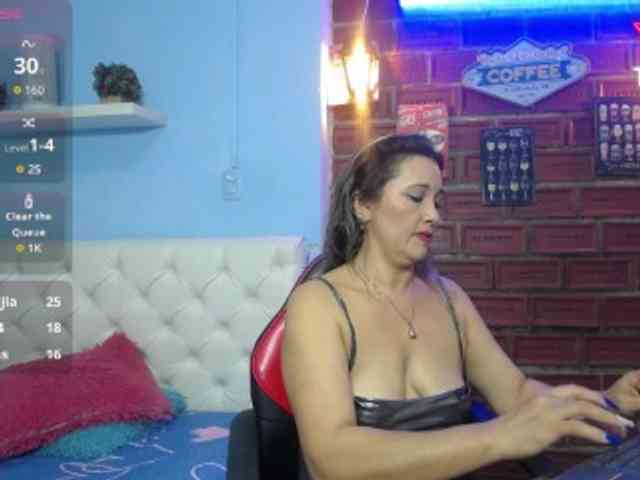 noelia-milf19 webcam