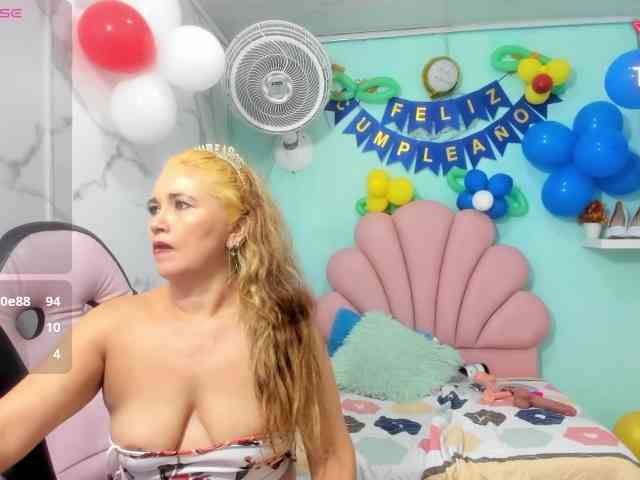 noelia-milf19 webcam