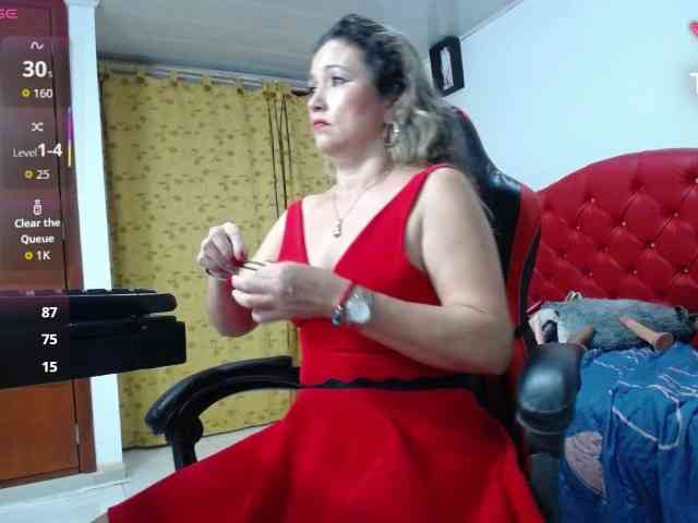 noelia-milf19 webcam