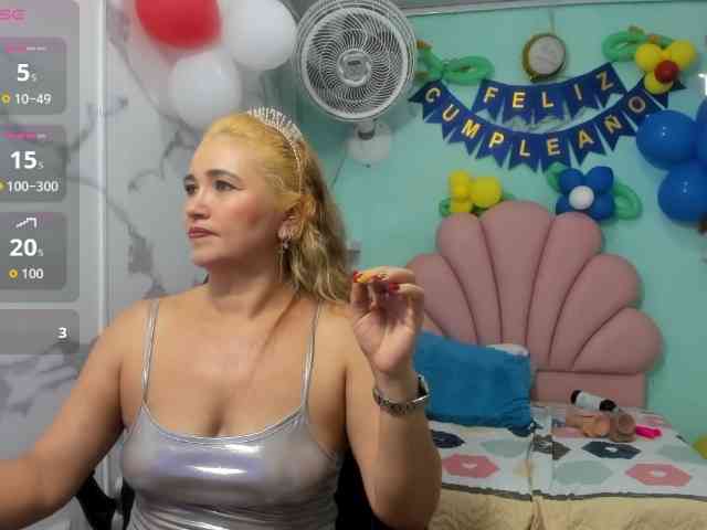 noelia-milf19 webcam