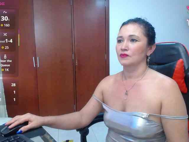 noelia-milf19 webcam