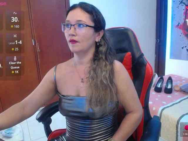 noelia-milf19 webcam
