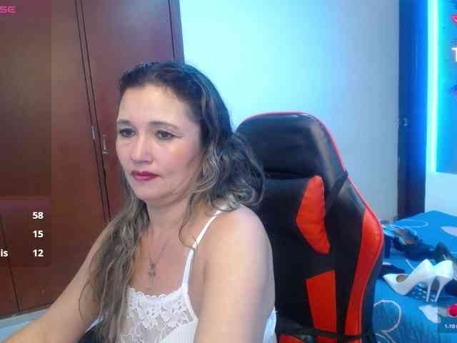 noelia-milf19 webcam