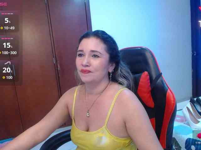 noelia-milf19 webcam