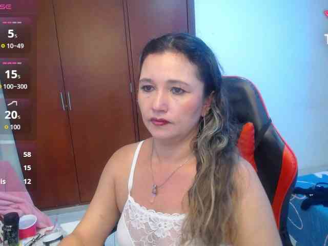noelia-milf19 webcam