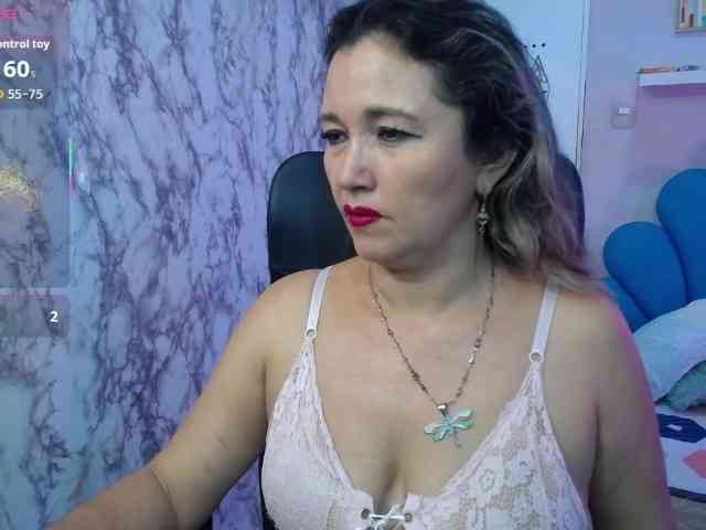 noelia-milf19 webcam