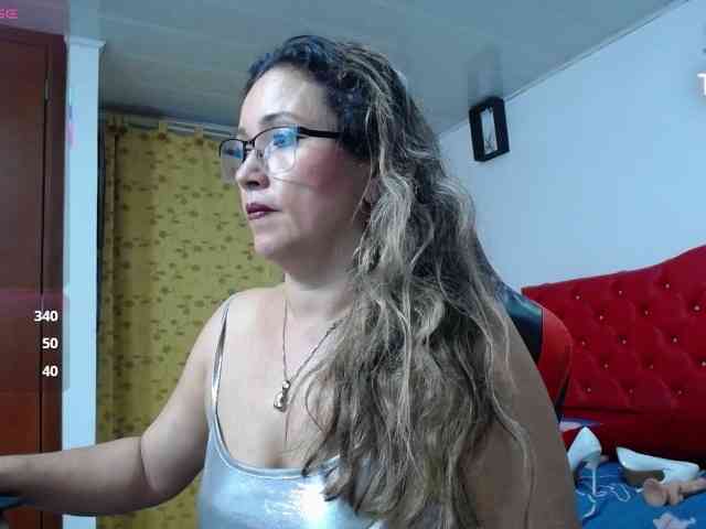 noelia-milf19 webcam