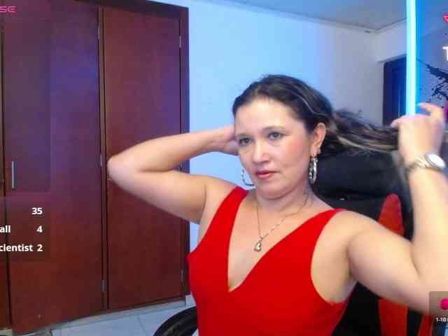 noelia-milf19 webcam