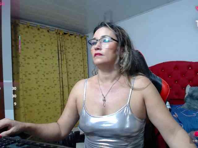 noelia-milf19 webcam