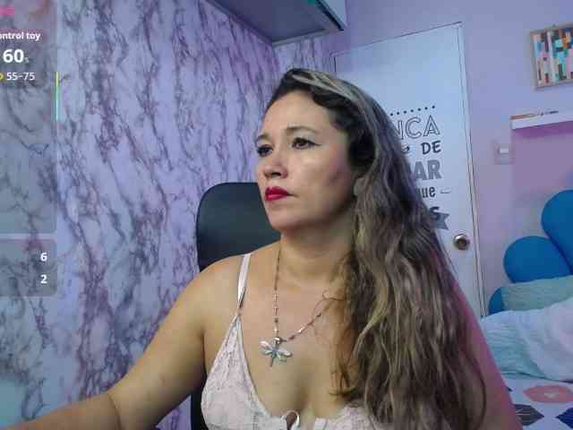 noelia-milf19 webcam