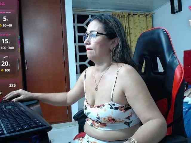 noelia-milf19 webcam