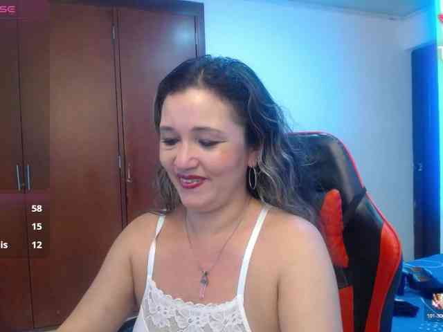 noelia-milf19 webcam