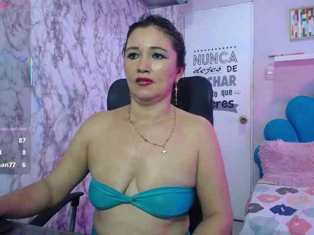 noelia-milf19 webcam