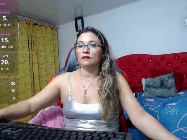 noelia-milf19 webcam