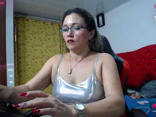 noelia-milf19 webcam