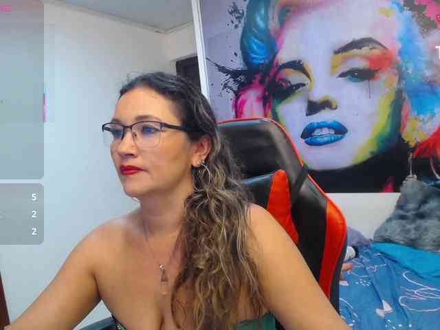 noelia-milf19 webcam