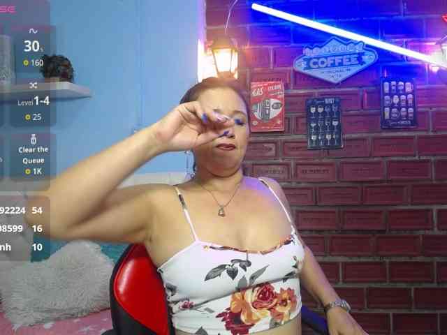 noelia-milf19 webcam